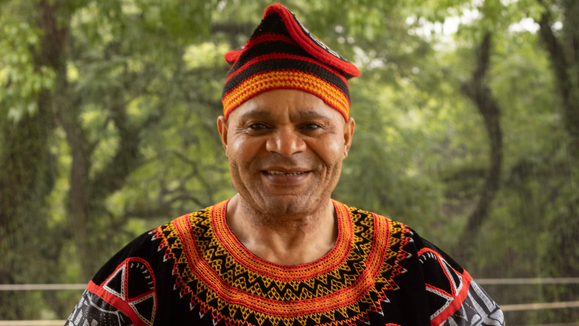Discover with Lawrence Aseba Tipo how water can benefit your bladder health.