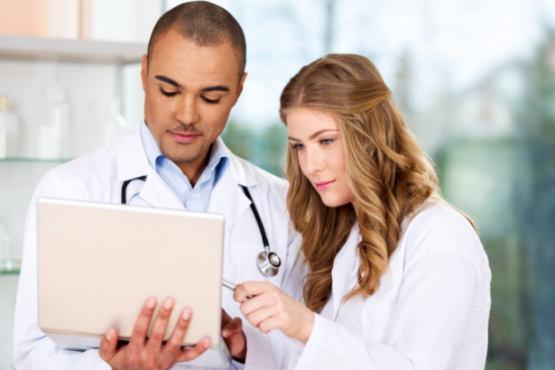 IBDSocial highlights how quality monitoring strategies in healthcare services strengthen ethics, improve efficiency, and reinforce commitment to public health.