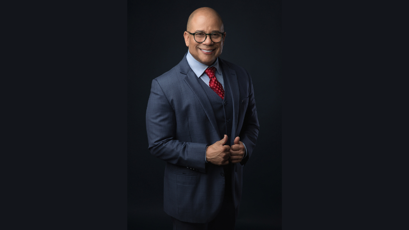 Dr. Gilberson Wanderley Silva explains key steps, risks, and benefits before deciding on plastic surgery.