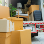 Make moving simpler and stress-free with Jm Mudanças by learning how to label boxes and organize by room for an easier daily routine.